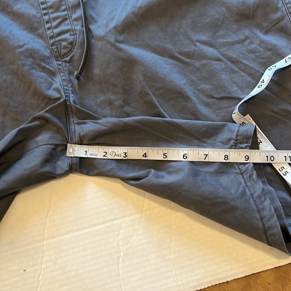 NWT-wrangler-XXL-pewter(gray)-ultra flex, flat front, straight fit shorts - Picture 14 of 15